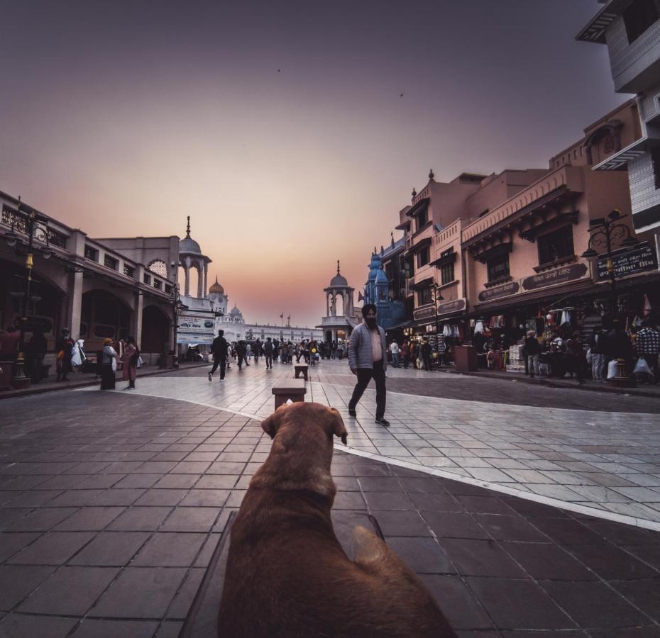 Amritara Sadka Amritsar Hotel Екстериор снимка