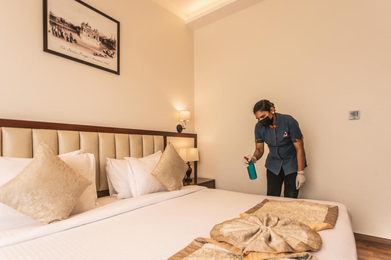 Amritara Sadka Amritsar Hotel Екстериор снимка