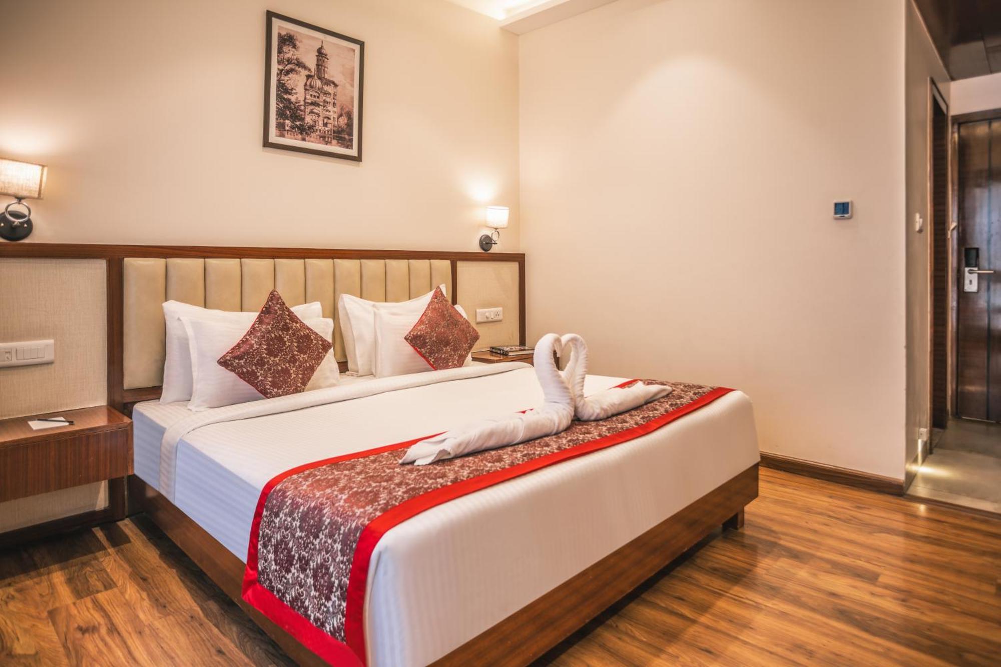 Amritara Sadka Amritsar Hotel Екстериор снимка