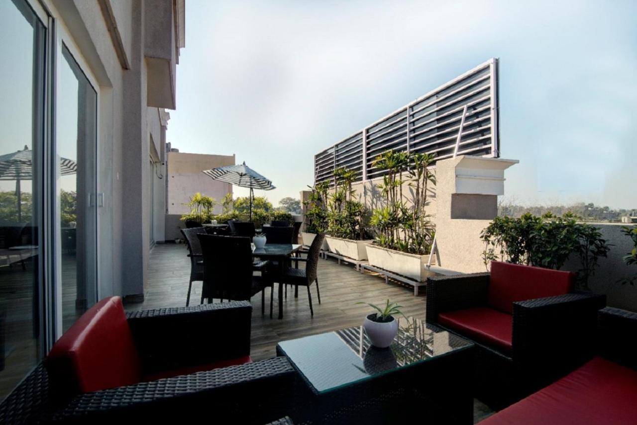 Amritara Sadka Amritsar Hotel Екстериор снимка