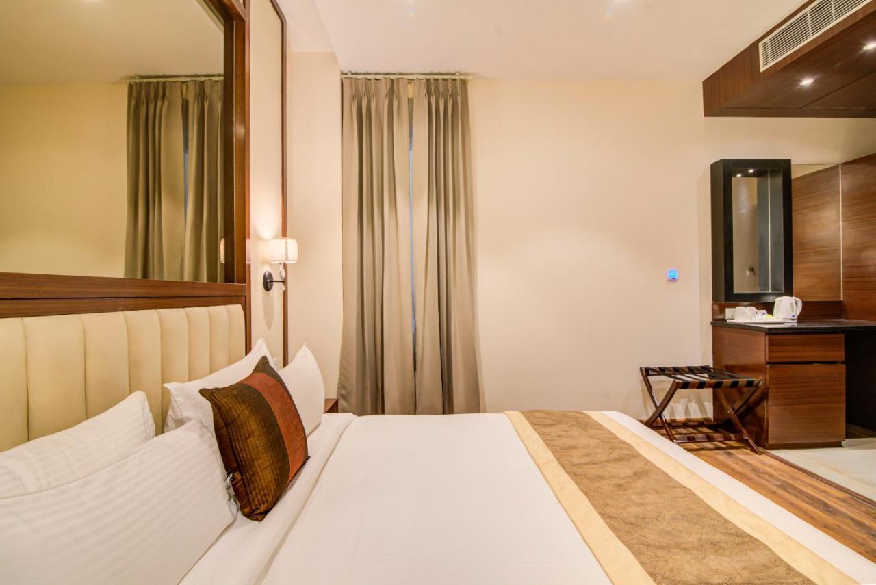 Amritara Sadka Amritsar Hotel Екстериор снимка