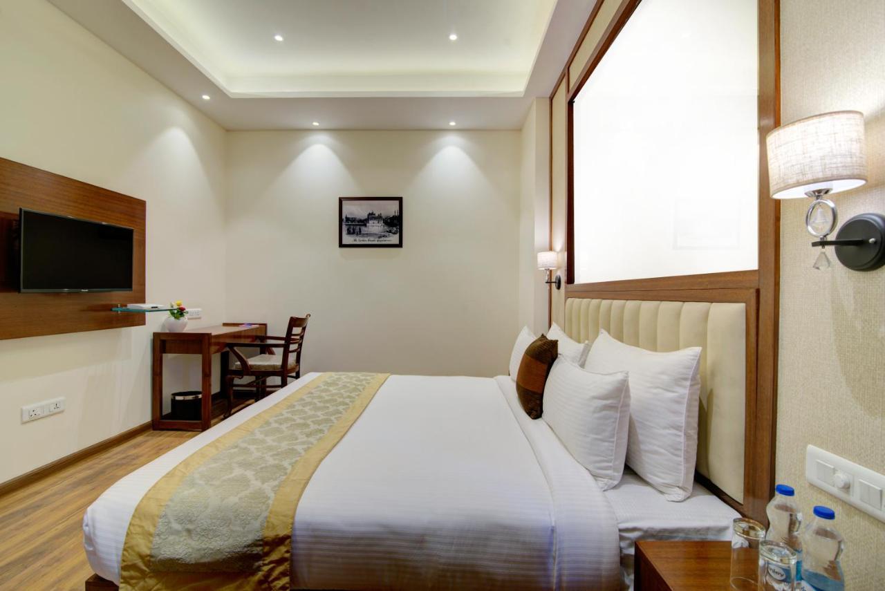 Amritara Sadka Amritsar Hotel Екстериор снимка